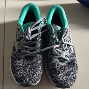 Brooks Women's Black and Teal Sneakers